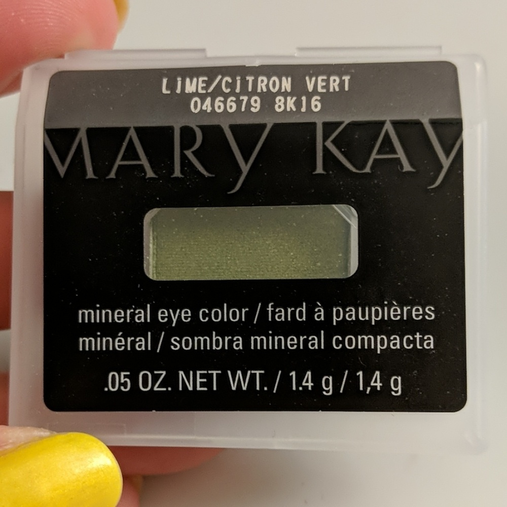 ✨5 for $25✨ Mary Kay Lime Eyeshadow